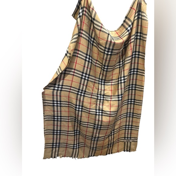 Burberry London wide 100% Cashmere scarf - Picture 6 of 8